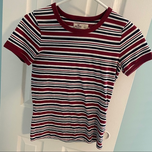 Hollister T - Picture 1 of 3